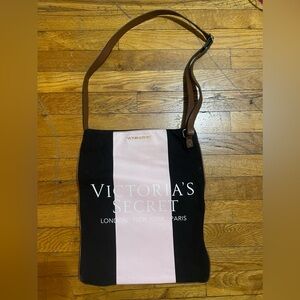 EUC Victorias Secret Logo Getaway Travel Tote Bag Purse London New York Paris